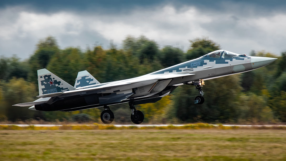 Российский многофункциональный истребитель пятого поколения Су-57