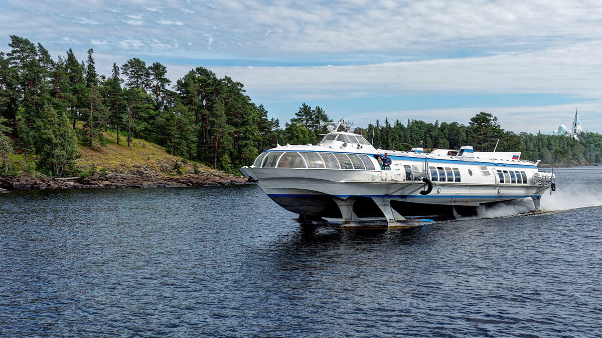 Речной теплоход