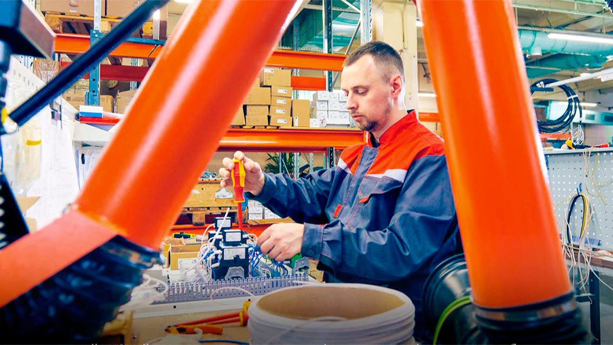 Выпуск скоростных лифтов