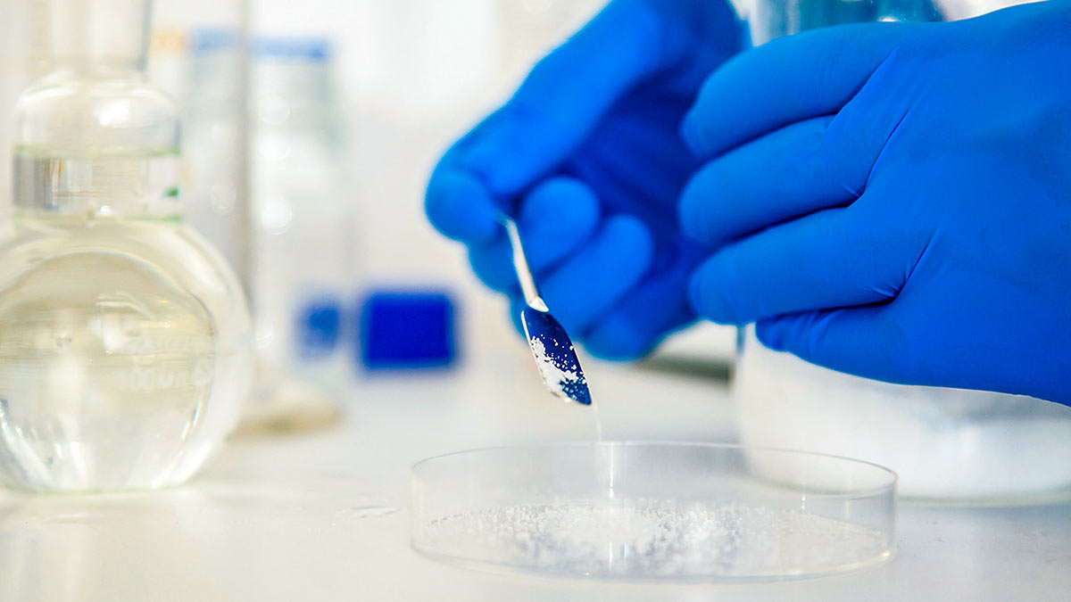 В технопарке «Строгино» открыли производство отечественного компонента для зубных паст и косметических средств