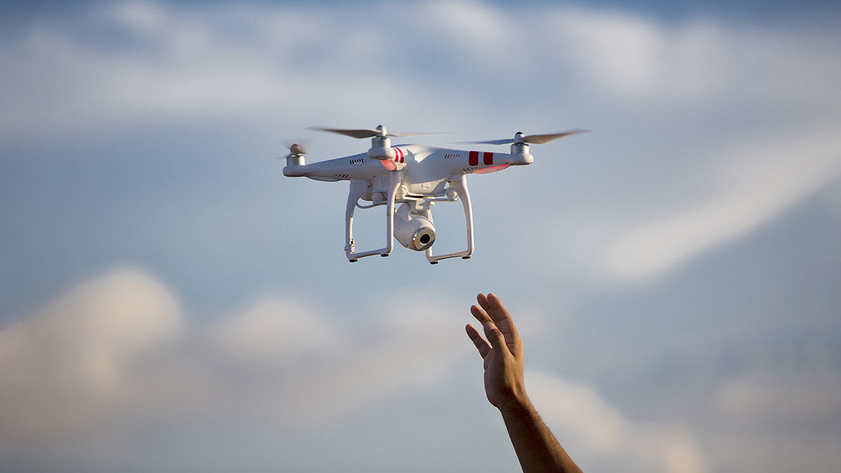 Запуск дрона